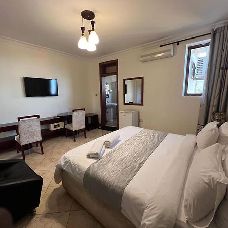 Nejobugg Palace Hotel Nkoanrua Buitenkant foto