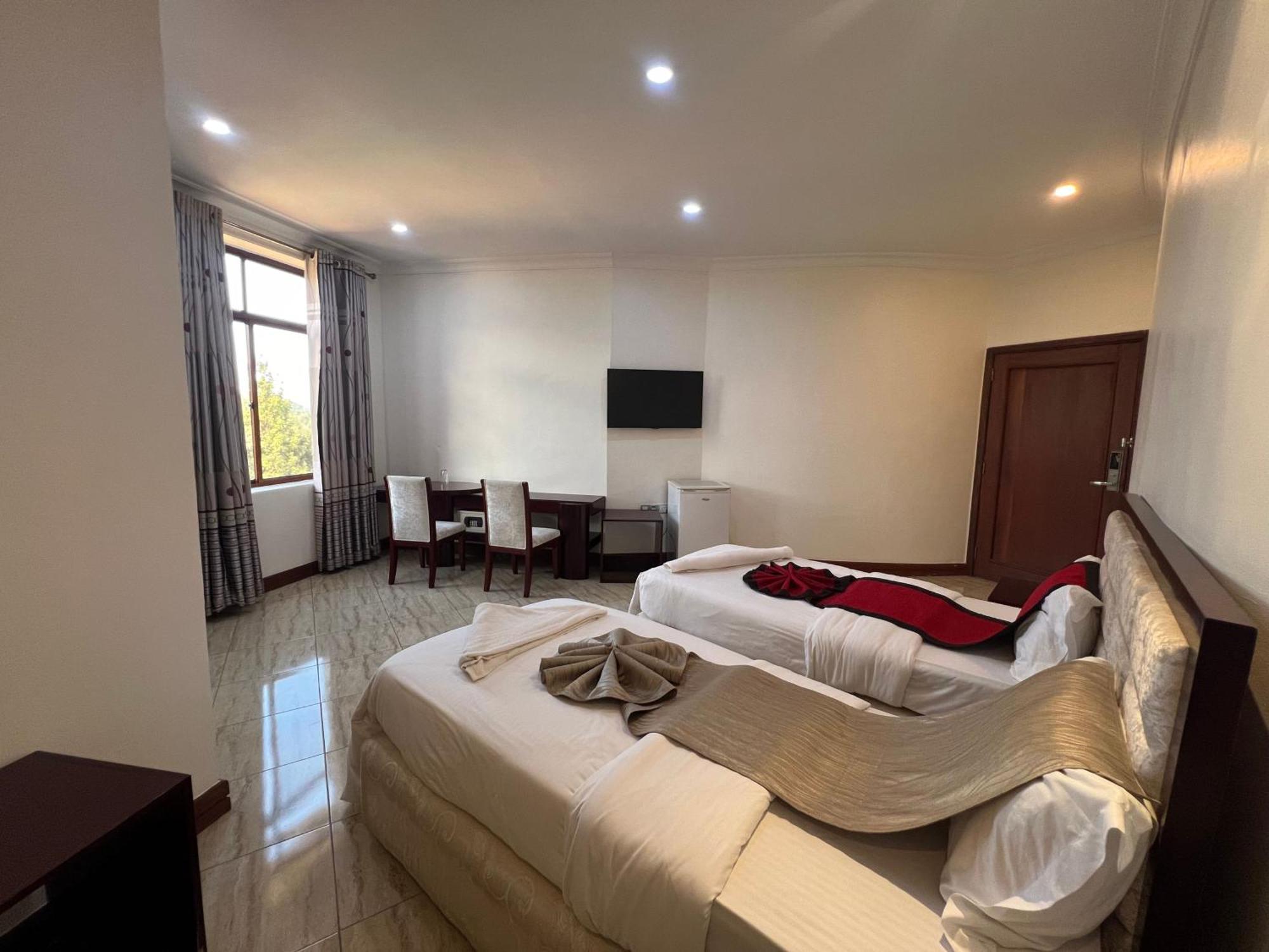 Nejobugg Palace Hotel Nkoanrua Buitenkant foto