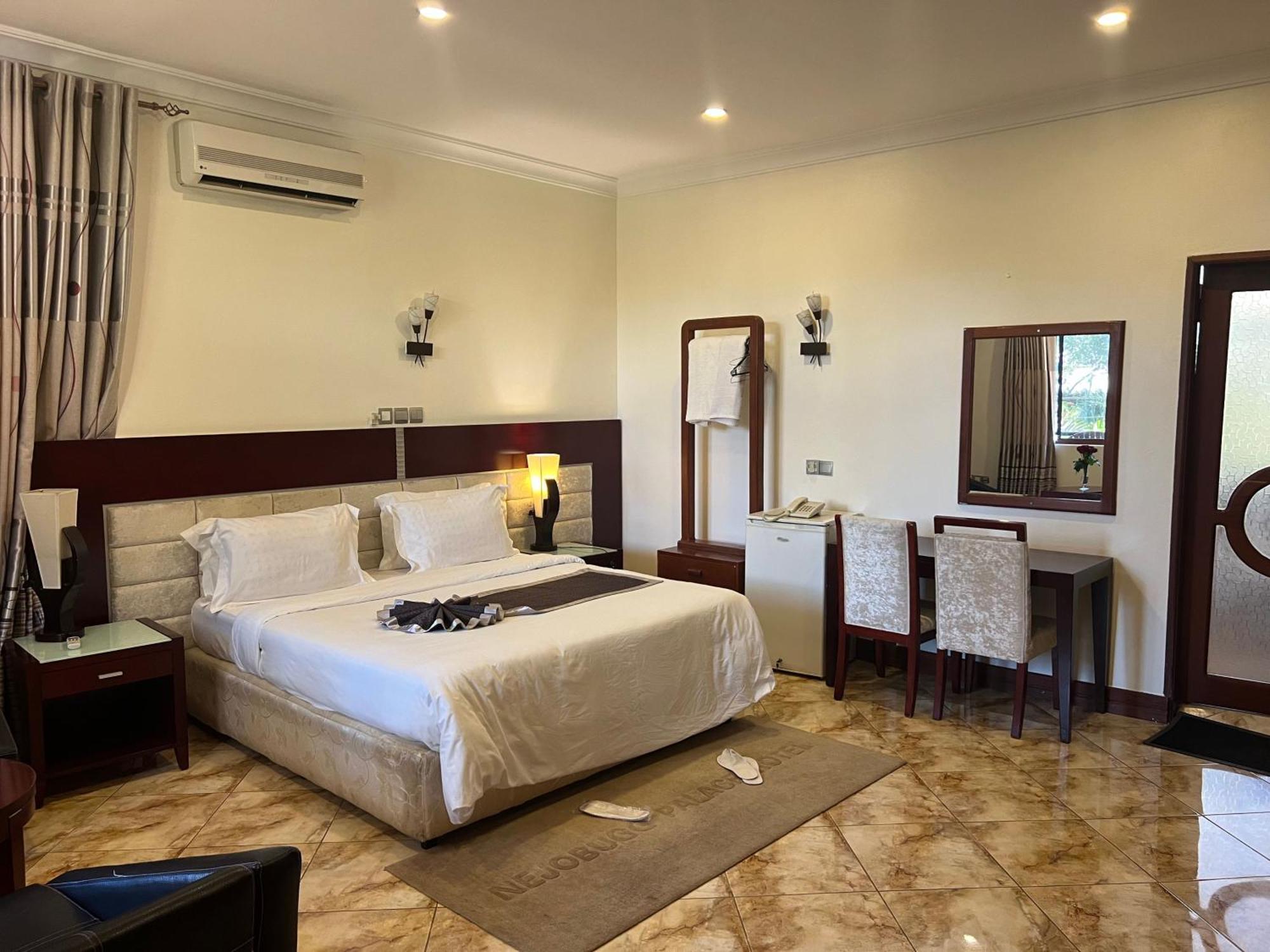 Nejobugg Palace Hotel Nkoanrua Buitenkant foto